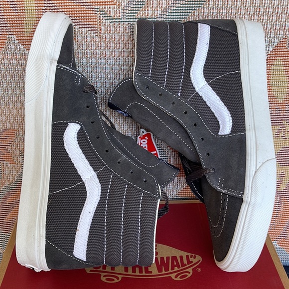 Vans Sk8-Hi
Textured Asphalt
VN0005U9107
WMNS sneakers - Picture 12 of 16